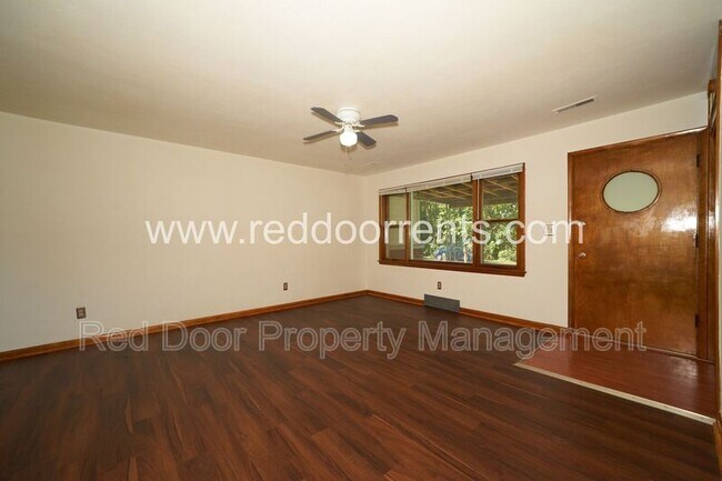 Building Photo - 1839 Fowler St