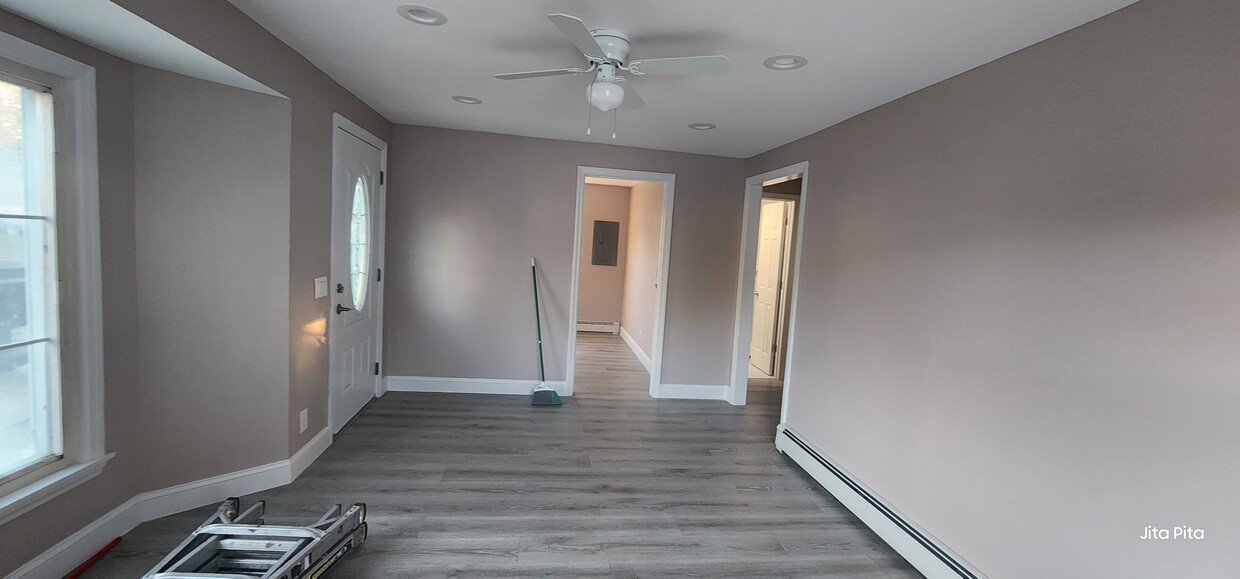 Living room - 1050 Sullivan St
