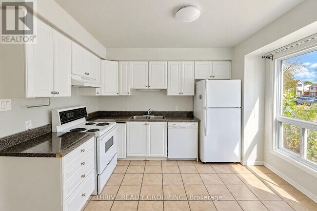 Photo du bâtiment - 126 Belmont Dr