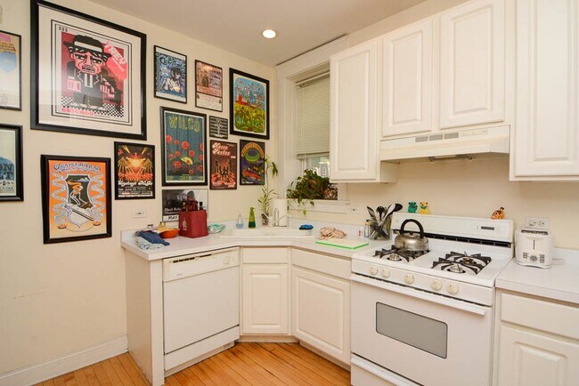 Foto del edificio - 1244 W Rosedale Ave