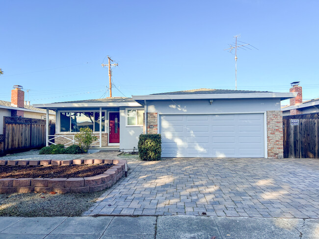 Charming single family home in Sunnyvale - 917 Amador Ave.