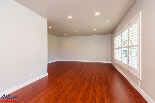 Foto del edificio - Gorgeous Cambrian Park Home