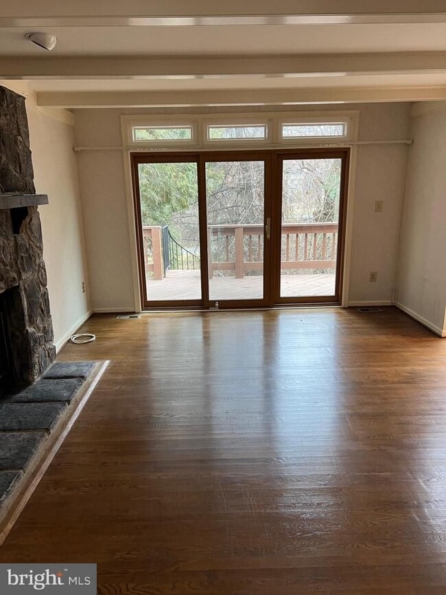 Building Photo - 10775 Brewer House Rd