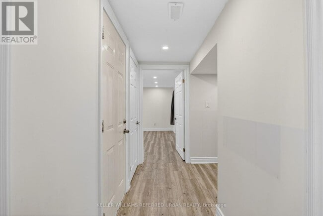 Building Photo - 105 Martin St