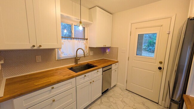 Foto del edificio - 5014 NW 29th St