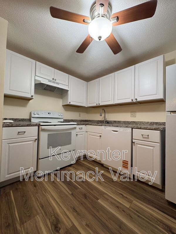 Foto del edificio - 700 Robbins Ave