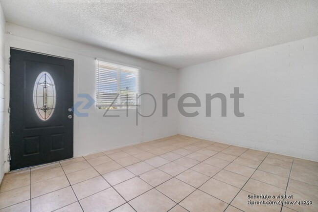 Building Photo - 2018 W Cactus Rd