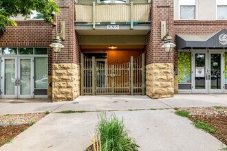 Building Photo - 837 E 17th Ave