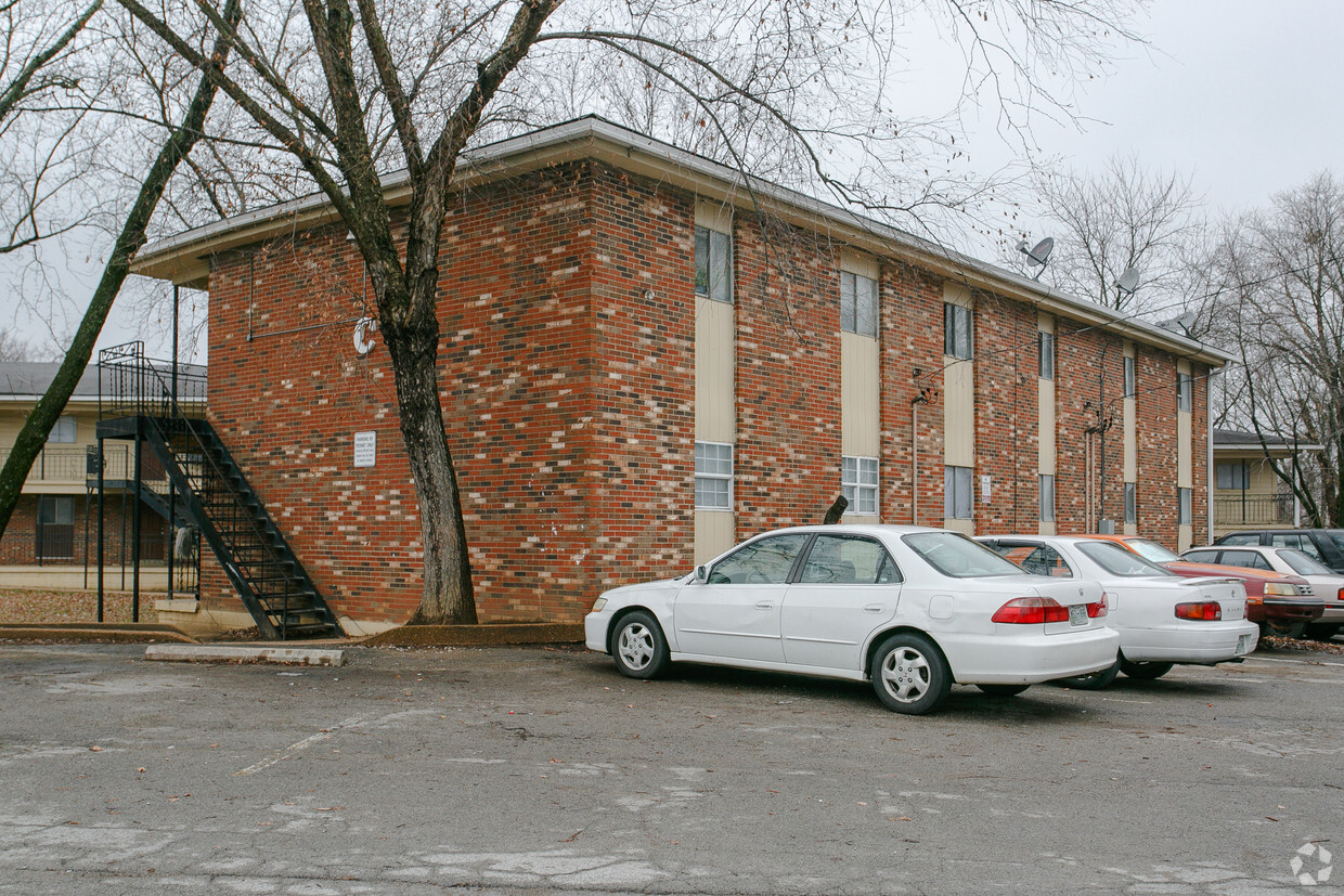 Foto del edificio - Donelson Hills Apartments