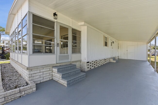 Building Photo - 29250 US-19