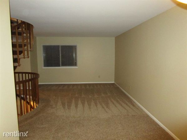 Building Photo - 9494 Fenwin Dr