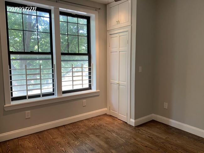Foto del edificio - 2914 Fort Hamilton Pkwy