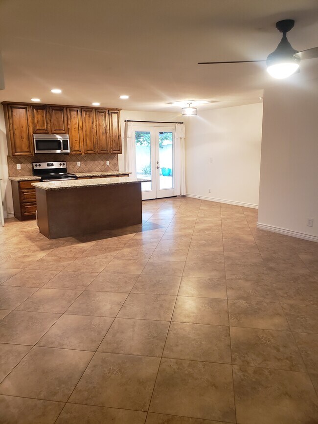 Foto del edificio - 7315 E McKinley St