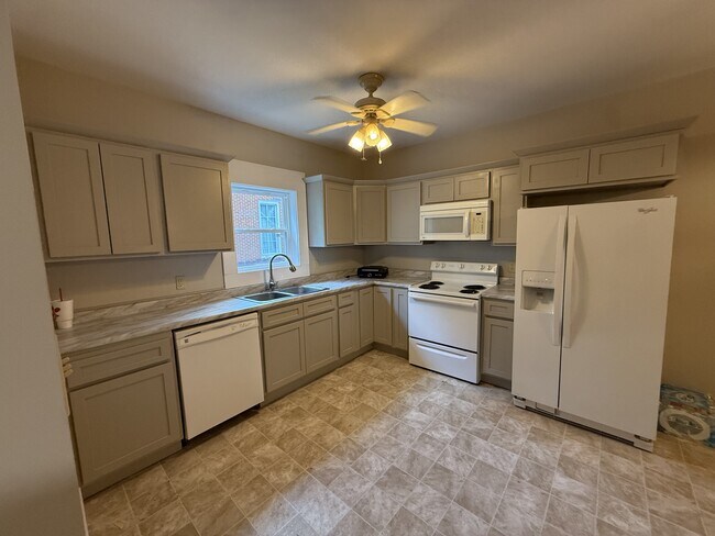 Foto del edificio - 25 Woodrow Ave