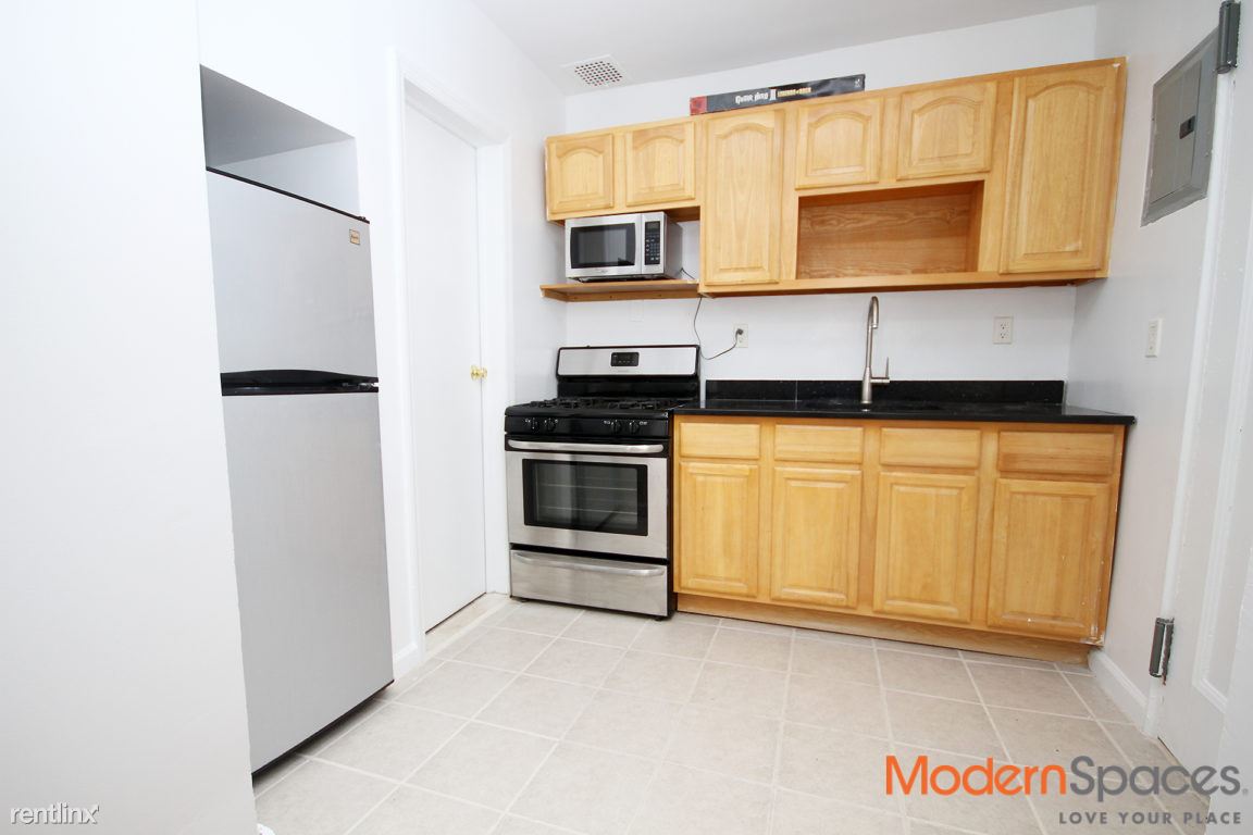 Primary Photo - 587 1st Ave
