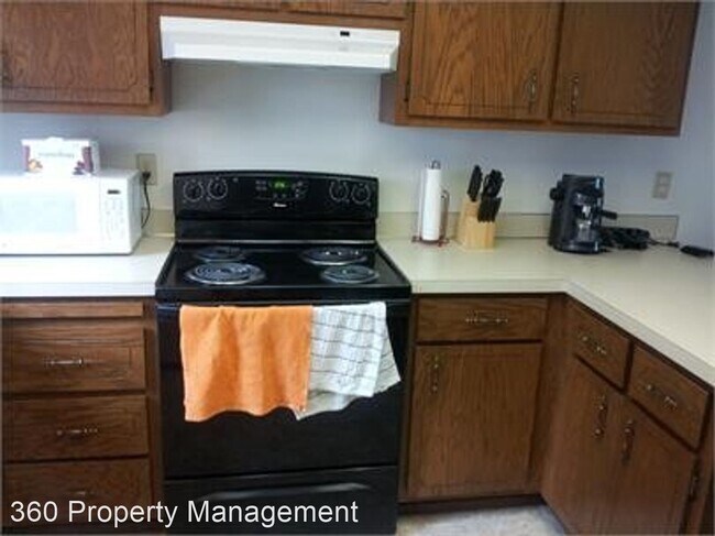 Building Photo - 1160 SW Harrier Cir