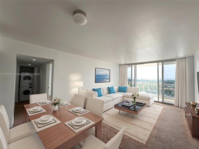 Foto del edificio - 5600 Collins Ave