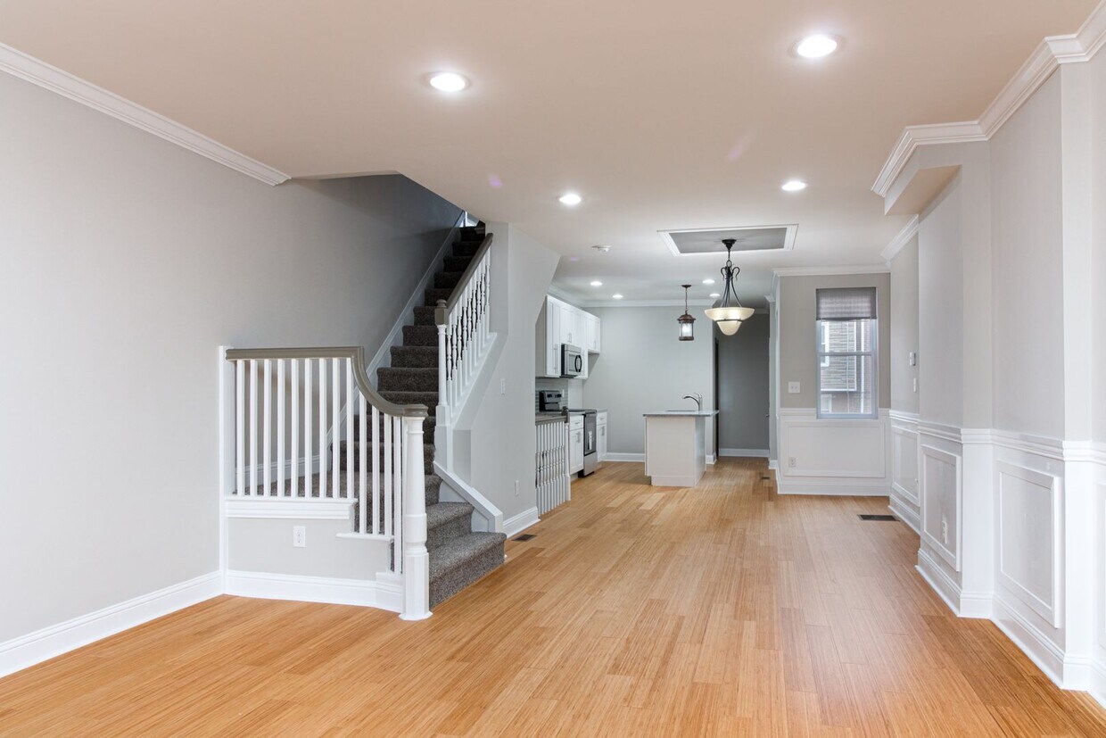 Primary Photo - ??? NEWLY RENOVATED, LARGE, 3 BEDROOMS AND...