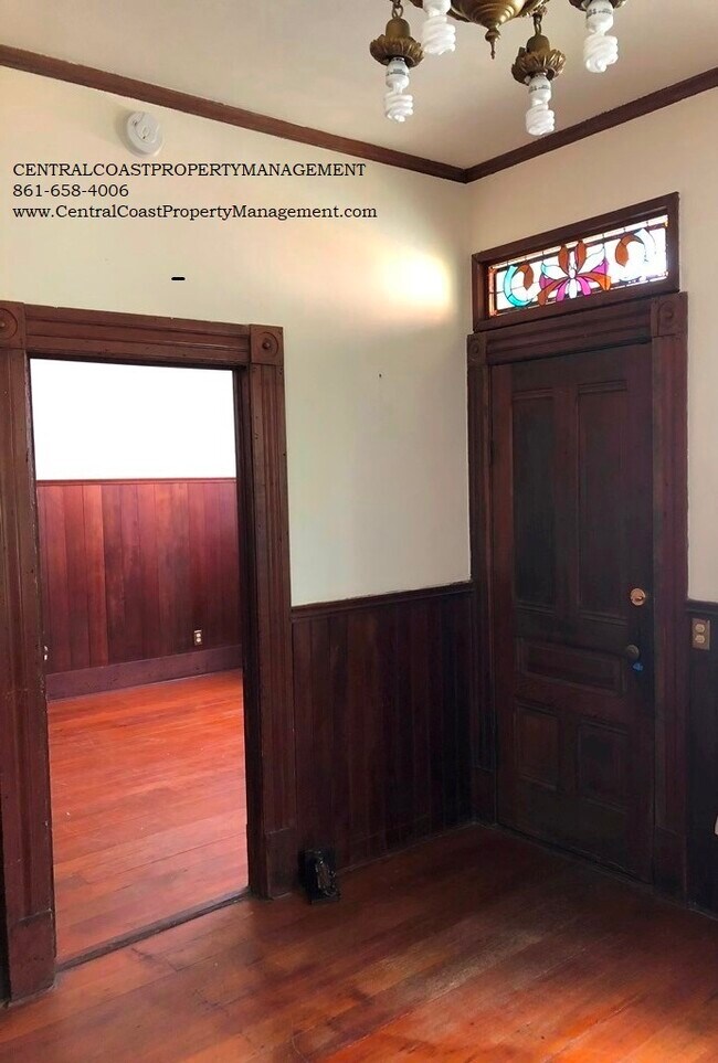 Building Photo - Historic Pacific Grove cottage