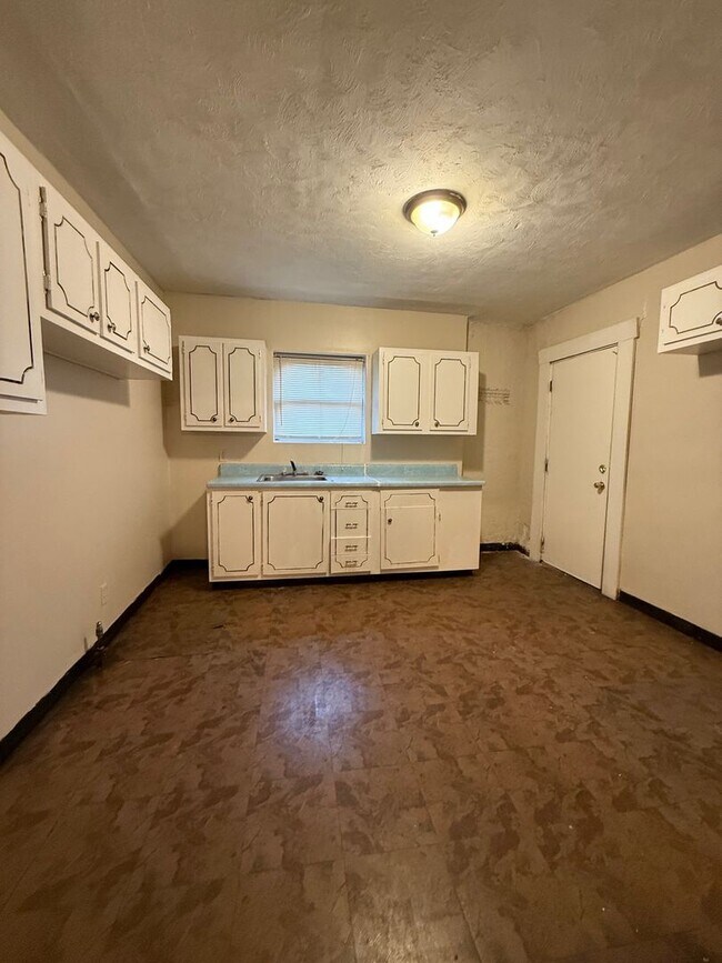 Foto del edificio - Cozy 2-Bedroom Townhome for Rent – Lincoln-Larimer, Pittsburgh, PA