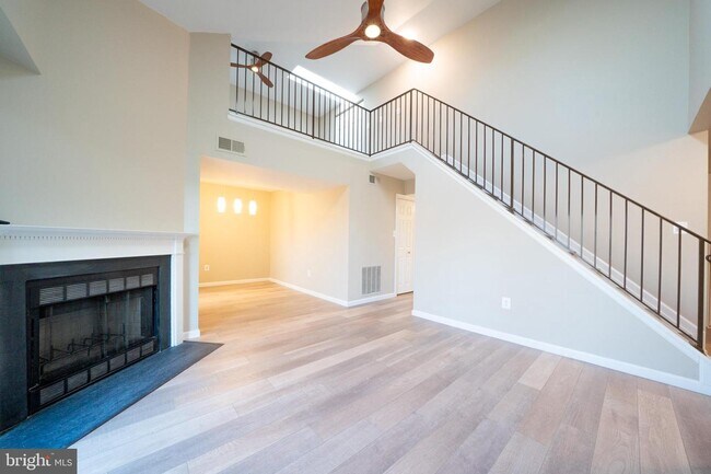 Building Photo - 7761 Inversham Dr