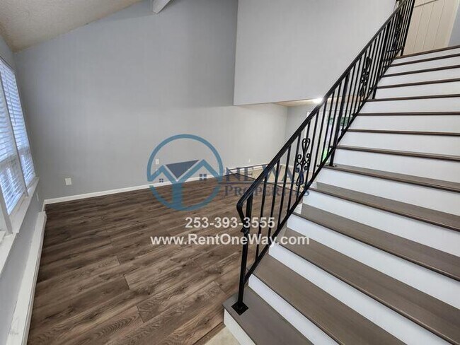 Building Photo - 3624 159th St E