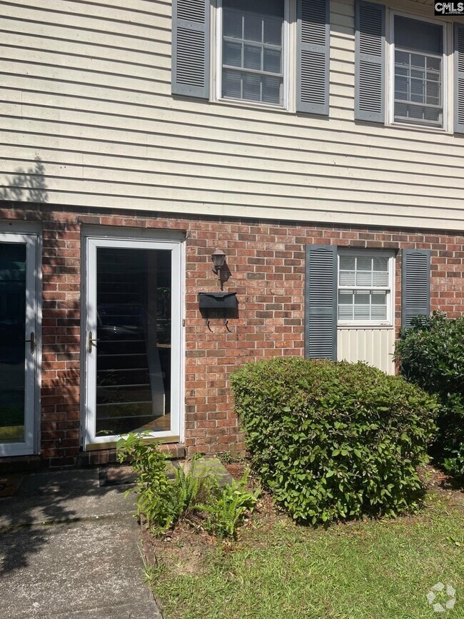 Building Photo - 513 Cambout St