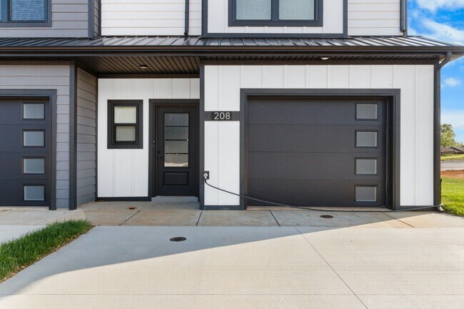 Foto del edificio - Large 3 Bedroom Condo For Rent in Sango!