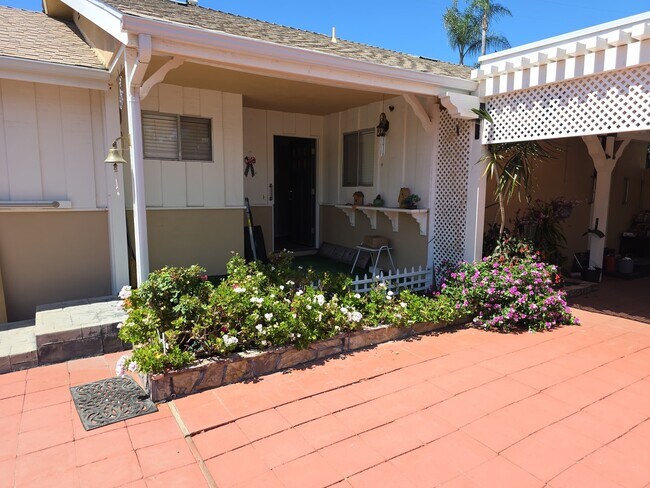 Building Photo - 2493 Los Feliz Dr