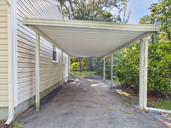 Building Photo - 838 Greystone Ave
