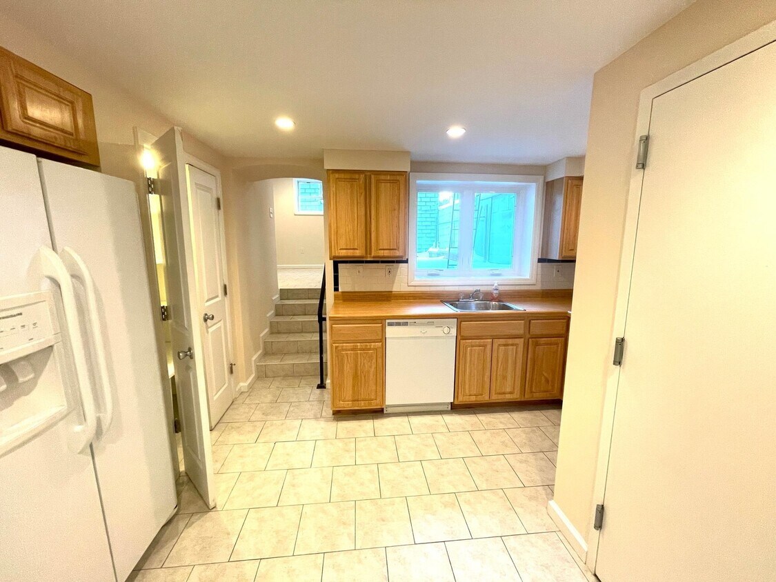 Primary Photo - 136 Garden St
