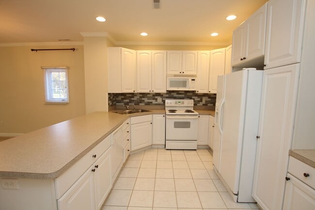 Building Photo - Excellent condo in Lewes located just off ...