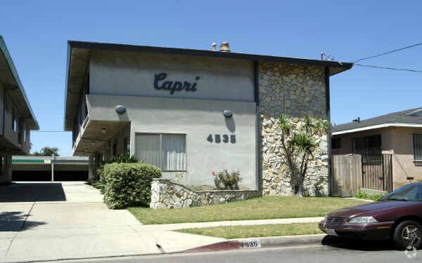 Primary Photo - Capri Apartments