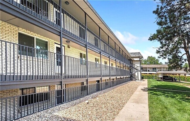 Foto del edificio - Charming 1BR Condo in Denver