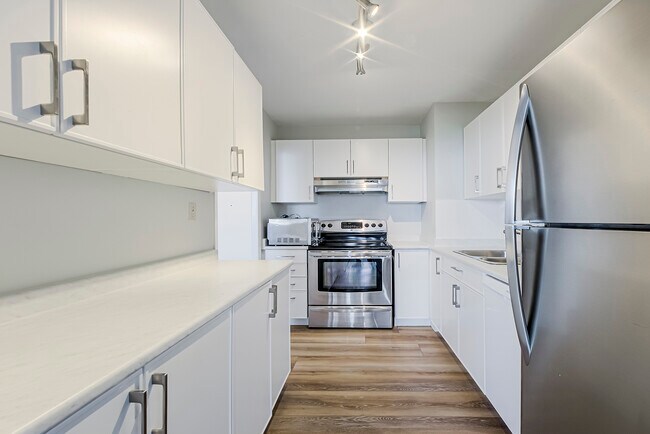 Photo du bâtiment - 40-2840 Homewood Ave