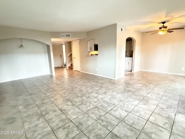 Foto del edificio - 2232 W Lindner Ave