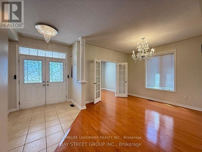 Photo du bâtiment - 12 Pexton Ave