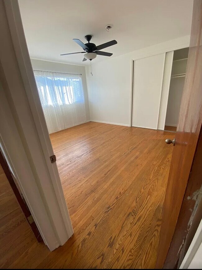 Foto del edificio - 730 Silver Lake Blvd