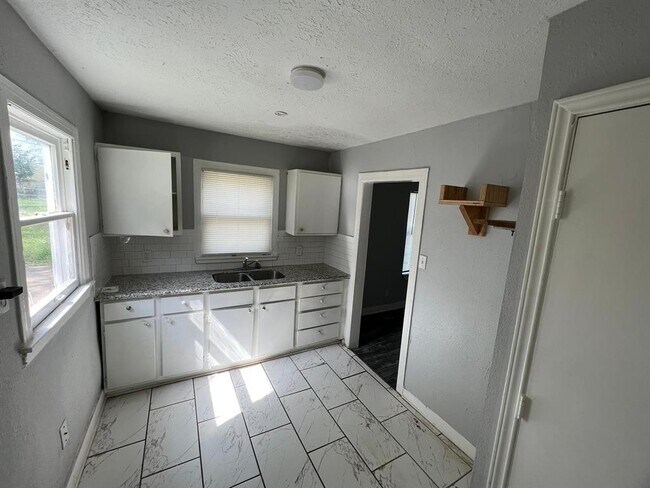 Foto del edificio - 3212 Winbern St