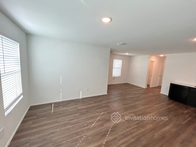 Foto del edificio - 3050 Wallace Wls Ct