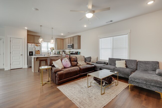 Foto del edificio - 372 Arch St