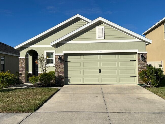 Foto del edificio - 3833 Golden Oriole Pkwy