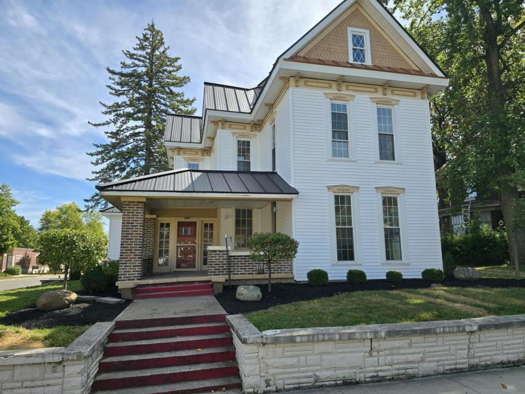 Primary Photo - 303 S Main St