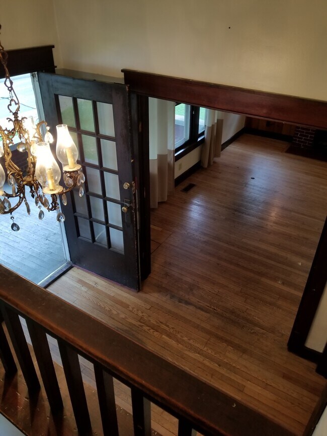 Building Photo - ****AVAILABLE AUGUST 2027**** 4 Bed House with 5 Person Occupancy