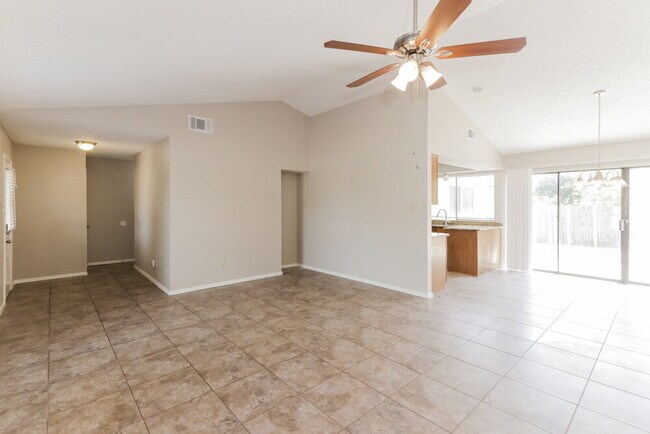 Building Photo - 2637 Remmington Dr