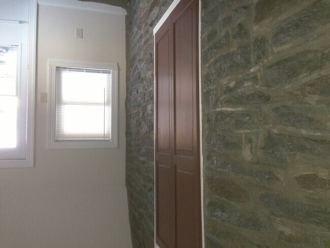 Foto del edificio - 266 Shelmire St