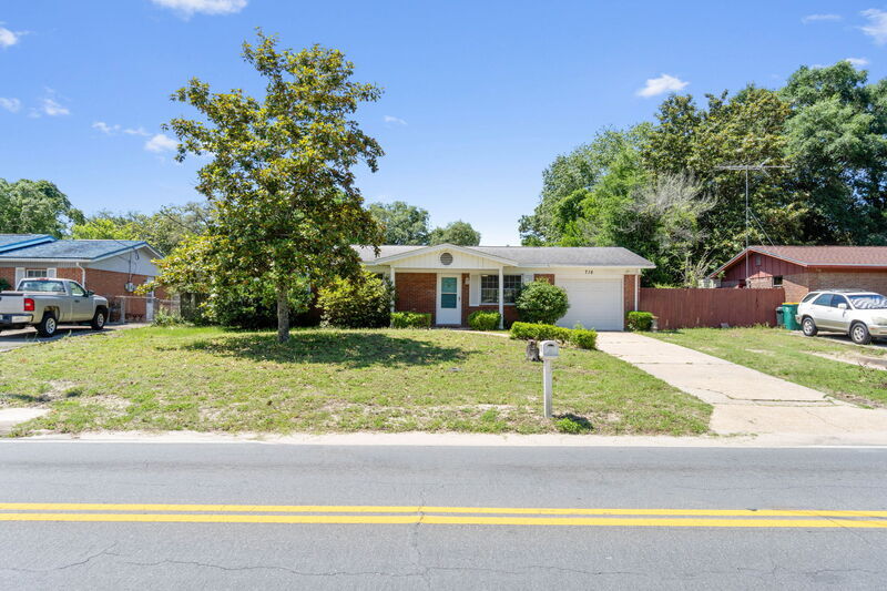 Primary Photo - 716 Mayflower Avenue
