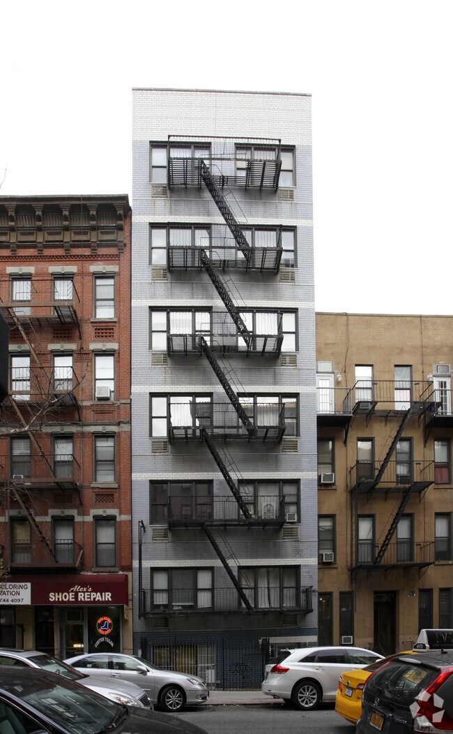 Building Photo - 225 E 82nd St