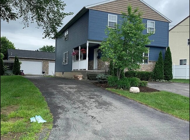 Building Photo - 609 Clement St