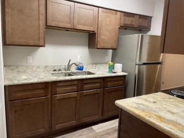 Building Photo - 932 E Monterey Ct